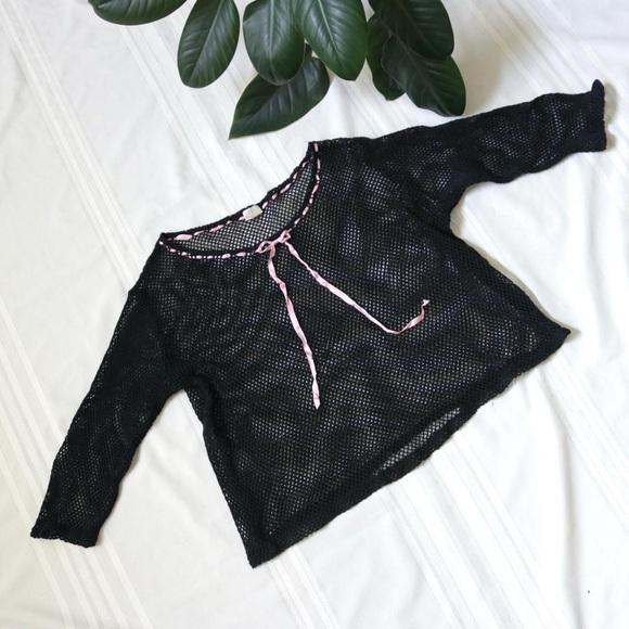 Black fish net long sleeve blouse with pink ribbon bow tie - Picture 2 of 8